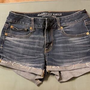 Ladies American Eagle outfitters Jean cuffed Shorts. Size 4